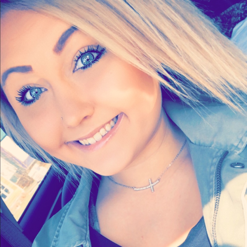 Meet your Posher, Lanie